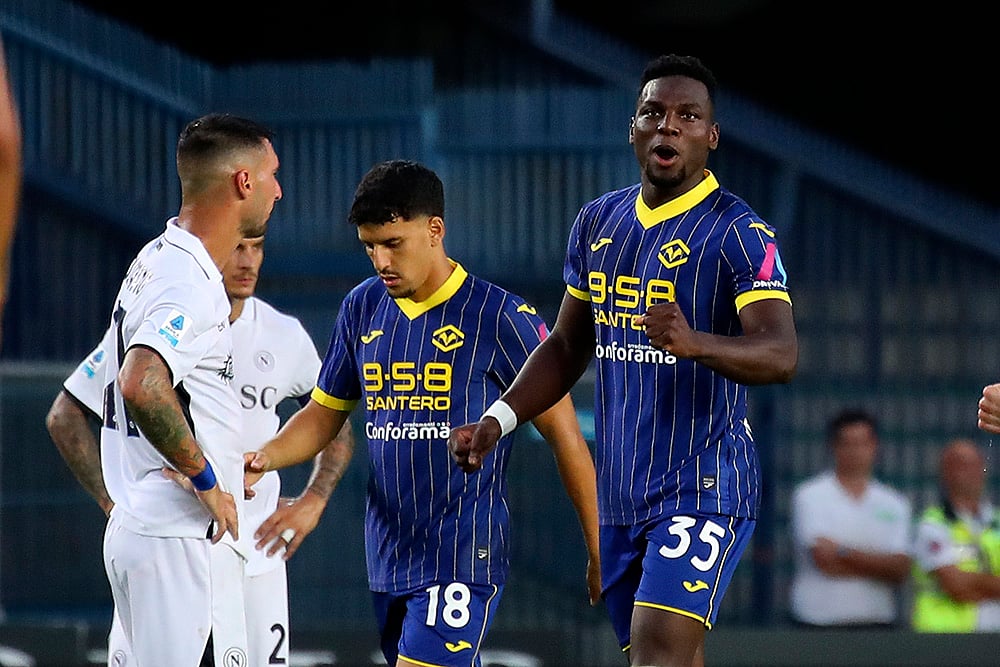 | Photo: Paola Garbuioi/LaPresse via AP : Serie A, Napoli vs Hellas Verona: Hellas Verona's Daniel Mosquera, right, celebrates scoring a goal